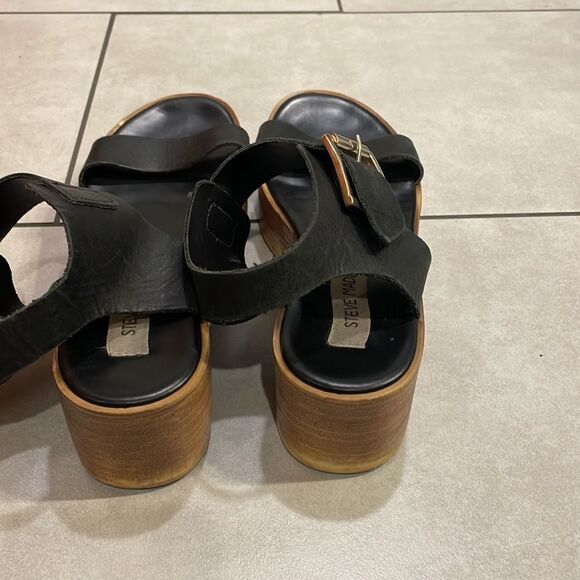 steve Madden woman’s black sandals - Picture 3 of 12